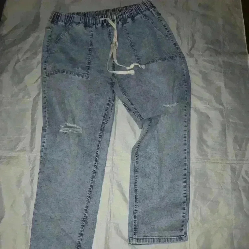 🧺4/$25 EUC Pull On Ripped Jeans